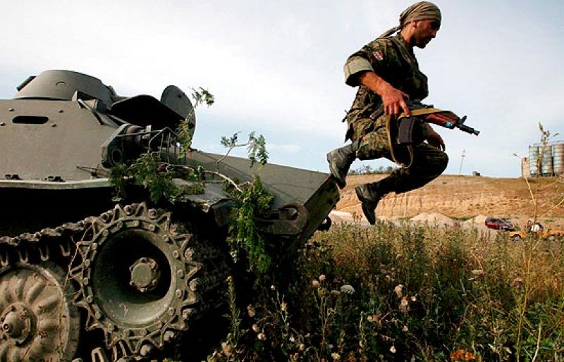 Las tropas rusas regresan a Gori y Poti y anuncian más apoyo a los separatistas