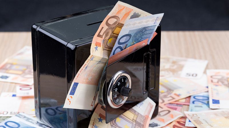 El banco alemán Commerzbank estudia guardar el dinero bajo el colchón para no pagar al BCE