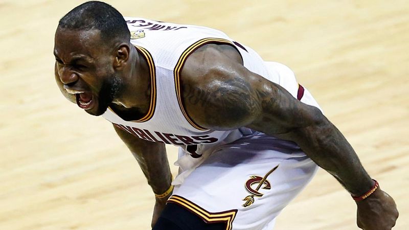 LeBron 'King' James y el 'príncipe' Irving se agarran a la lucha por el trono NBA