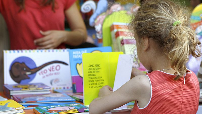 Cervantes embruja a los más pequeños en la Feria del Libro