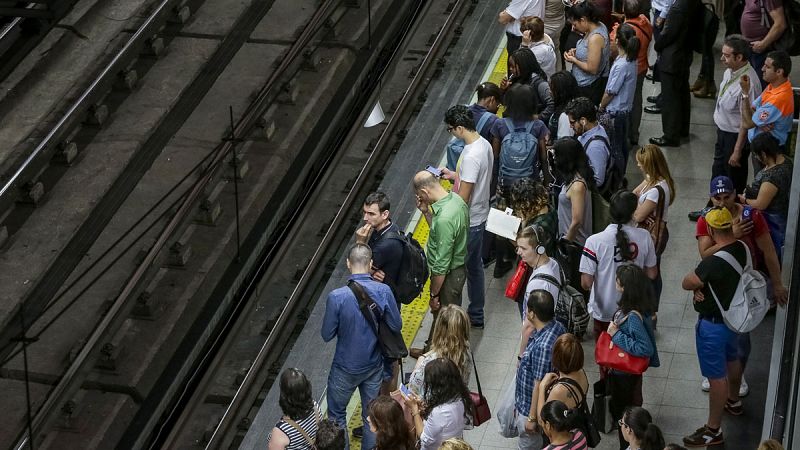 Metro de Madrid y los sindicatos coinciden en que el seguimiento del paro ha sido total por la mañana