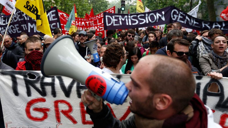 Miles de personas se manifiestan en Francia durante la novena jornada de movilizaciones contra la reforma laboral
