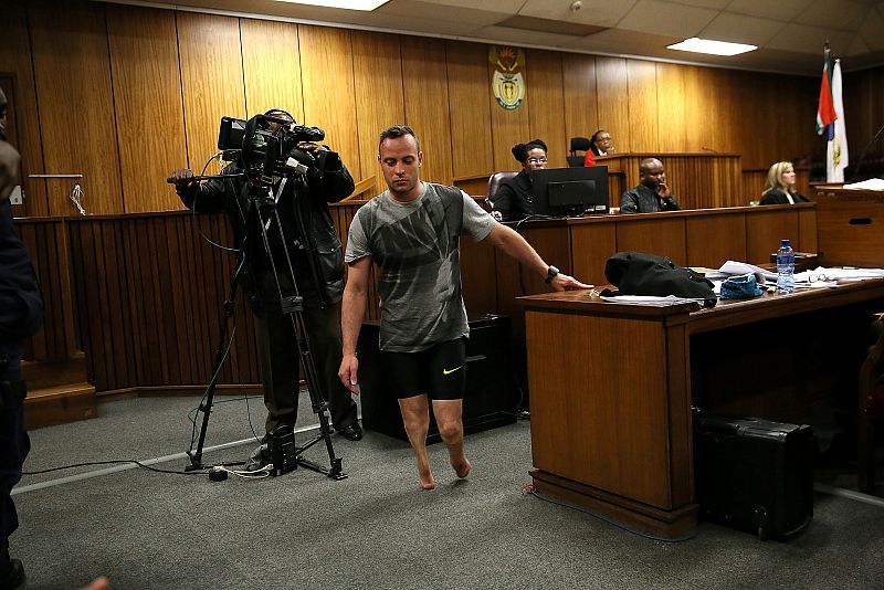 Pistorius anda sobre sus muñones ante la jueza para mostrar su vulnerabilidad
