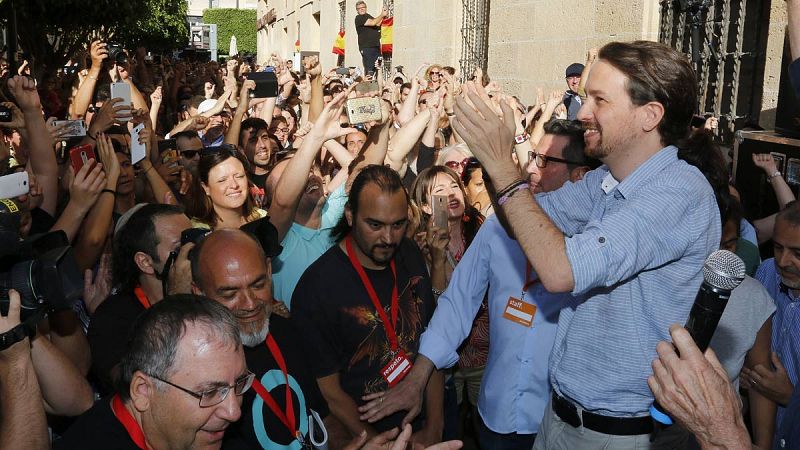 Iglesias pide al PSOE que "tenga agallas" para aclarar a sus votantes si permitirá gobernar a Rajoy