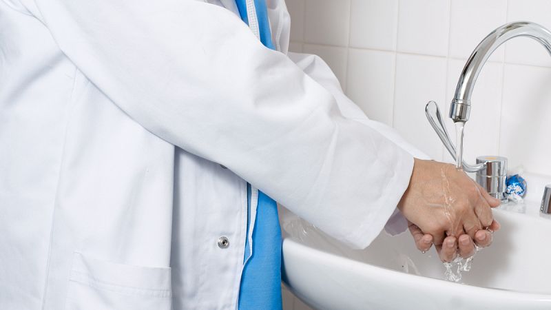 Lavarse las manos reduciría hasta un 70% las muertes por infección hospitalaria