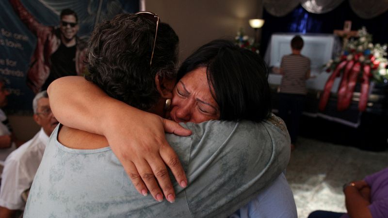 El autor de la matanza de Orlando intercambi� mensajes con su mujer durante el asalto