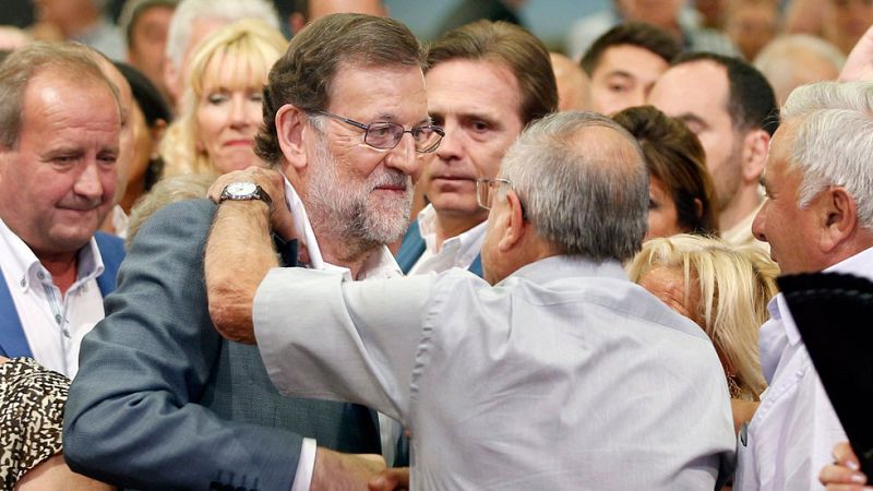 Rajoy prefiere gobernar con el PSOE pero adelanta que pedirá hacerlo en minoría si no hay gran coalición