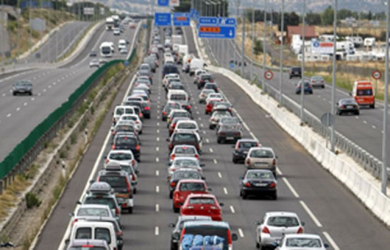 Escasos problemas en la operación salida del puente de agosto