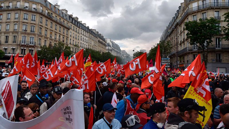 El Gobierno francés rectifica y autoriza la manifestación convocada en París contra la reforma laboral este jueves