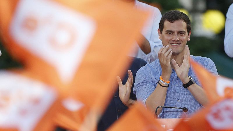 Rivera llama a votar a Ciudadanos porque es el "voto del desbloqueo y de más Europa"