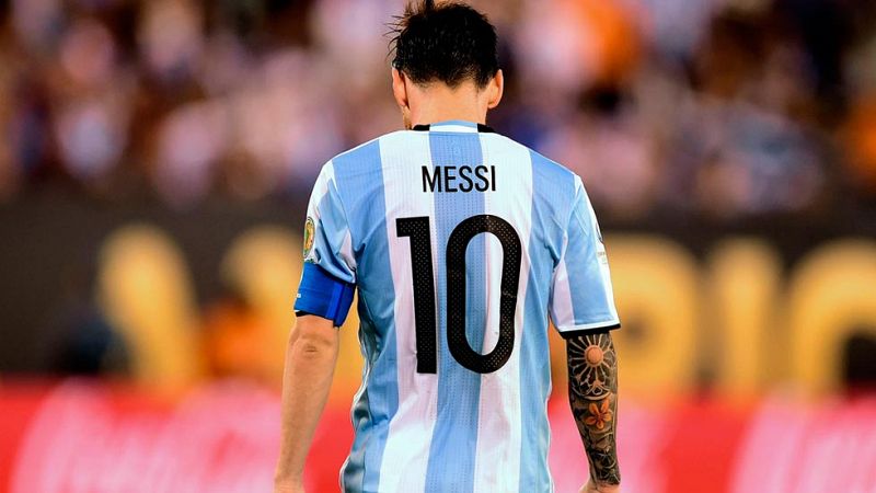 Messi anuncia su adiós a la selección argentina, tras perder su cuarta final