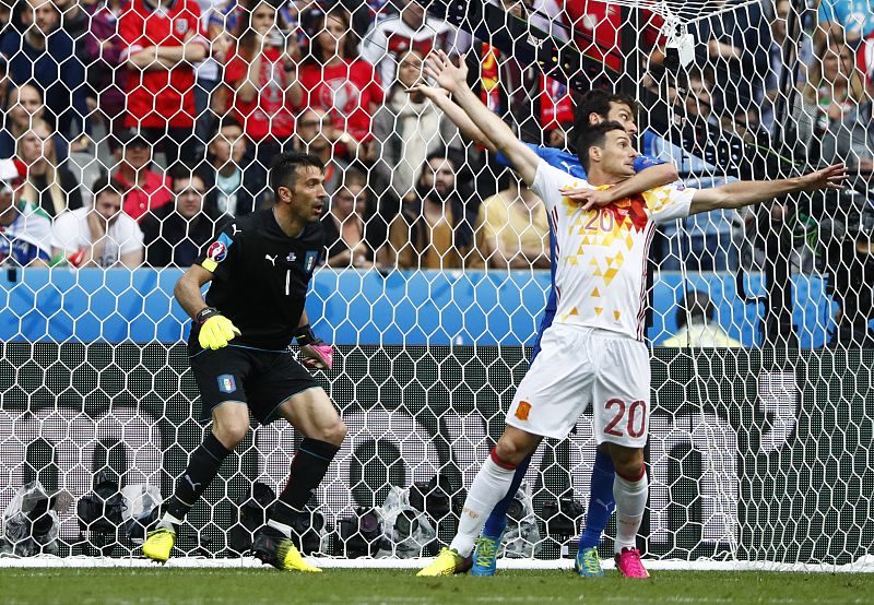 Así jugaron Italia y España, uno a uno