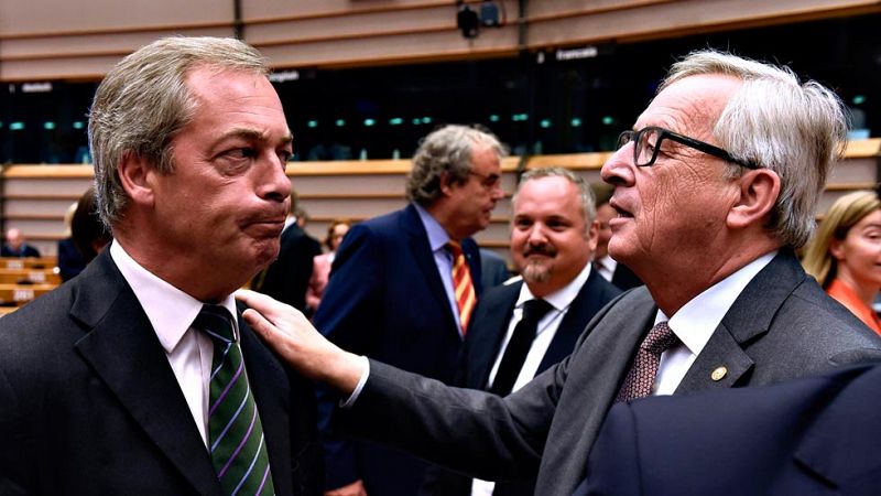 Farage enciende a los eurodiputados en el debate del 'Brexit': "Ahora ya no se ríen"