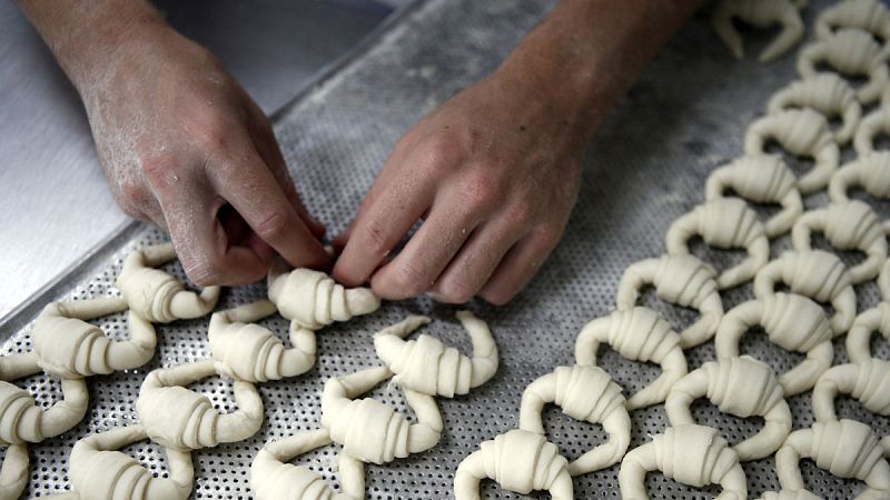 El salario bruto medio subió un 0,7% en 2014, hasta los 22.858 euros, y el más habitual rondó los 16.500 euros