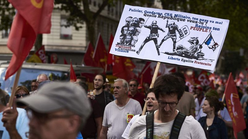 El Senado de Francia aprueba la reforma laboral mientras el país vive una nueva jornada de protestas