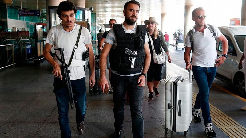 La Policía turca detiene a 13 personas en Estambul mientras aumenta a 44 el número de muertos