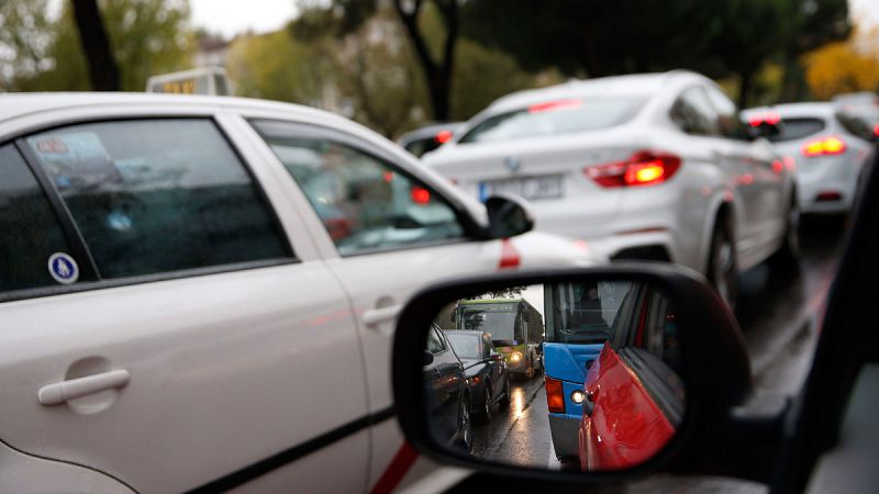 La 'Operación salida' del verano, casi como cualquier viernes en carretera