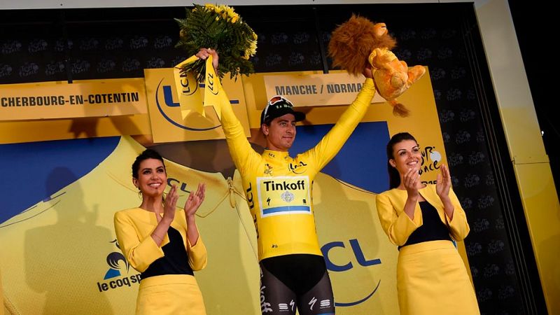Sagan impone su potencia en Cherbourg y Contador llega cortado