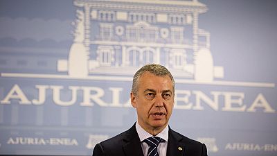 Urkullu pide a ETA su desarme en un ao y al Gobierno pactar la poltica de presos