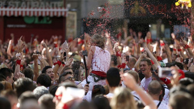 El bando pide, en una disposición contra las agresiones sexistas, "socorrer a la mujer y aislar al agresor"