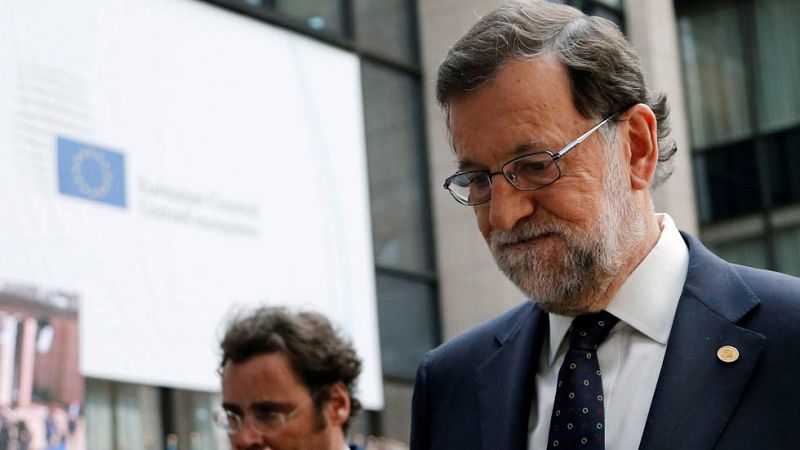 Rajoy confirma ante Coalición Canaria que se presentará a la investidura en torno a finales de julio