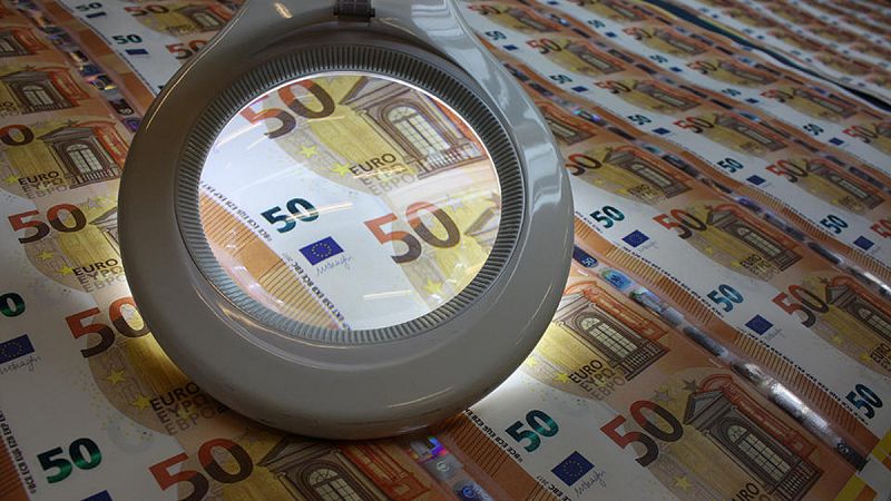 El BCE presenta el nuevo billete de 50 euros, que entrará en circulación el 4 de abril de 2017