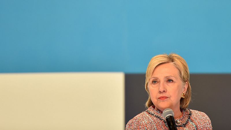 El FBI cree que Clinton no debe ser procesada por el caso de los correos electrónicos
