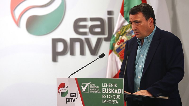 El PNV ve su posición "muy alejada" con el PP por el "rodillo" del Gobierno de Rajoy