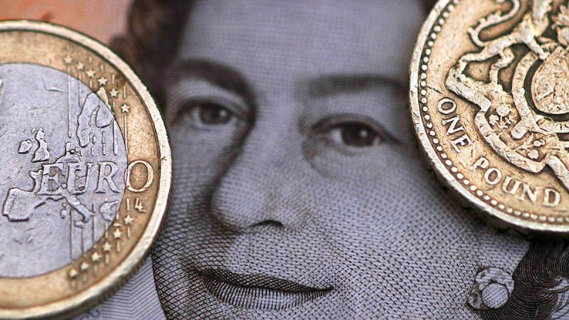 La libra cae a su nivel más bajo en 31 años por el 'Brexit'