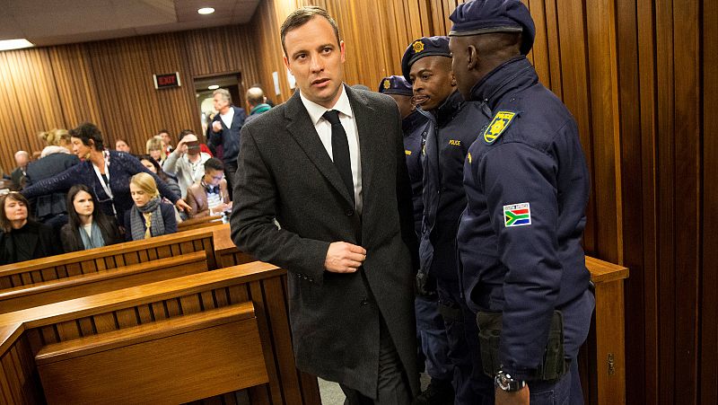 Pistorius, condenado a seis años de prisión por el asesinato de su novia