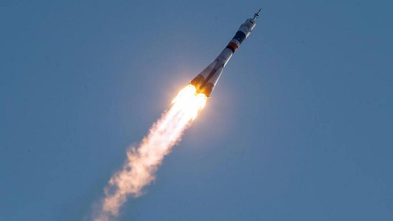 El último e innovador modelo de la nave rusa Soyuz despega rumbo a la EEI
