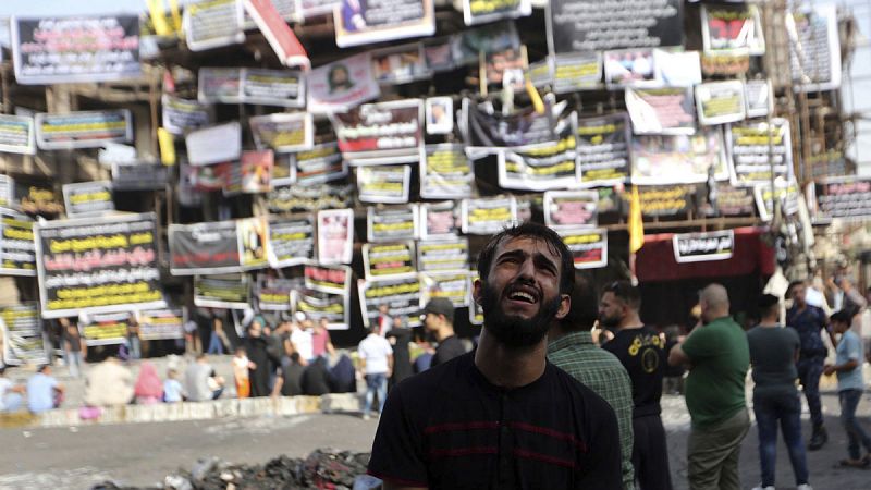 Al menos 30 muertos en un atentado y asalto a un santuario chií en el norte de Bagdad