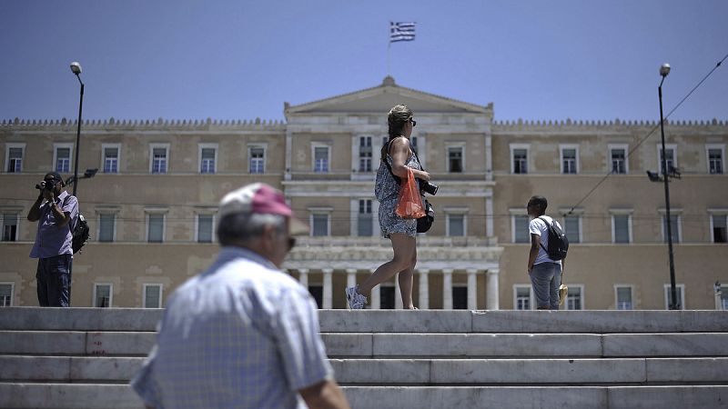 Los acreedores de Grecia le exigirán una bajada de salarios y la limitación de las huelgas