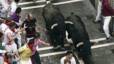 S�ptimo encierro de San Ferm�n 2016 r�pido con un toro adelantado que ha creado peligro