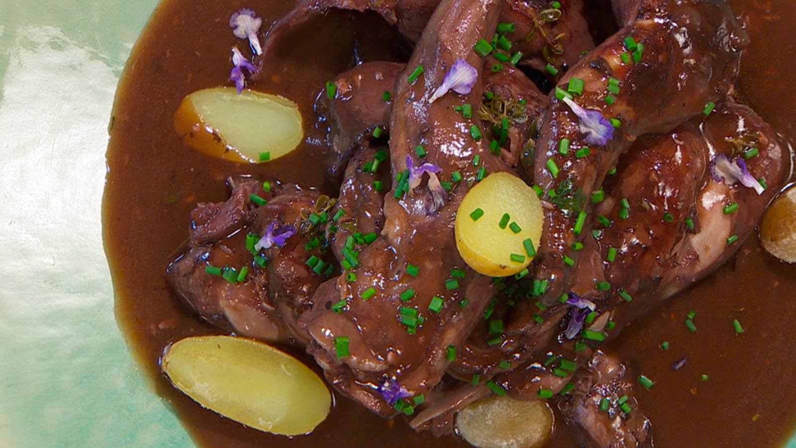 Conejo en salmorejo canario