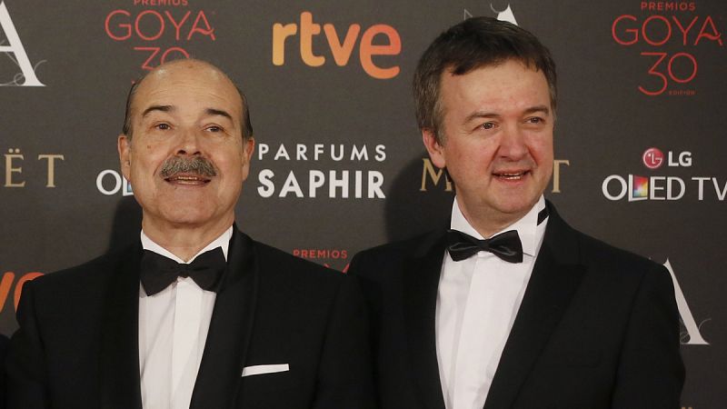 Dimiten Antonio Resines y Edmon Roch, presidente y vicepresidente de la Academia de Cine
