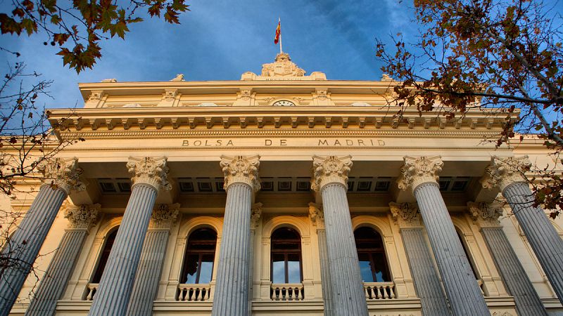 La Bolsa española baja el 0,38% y cae por debajo de los 8.500 puntos