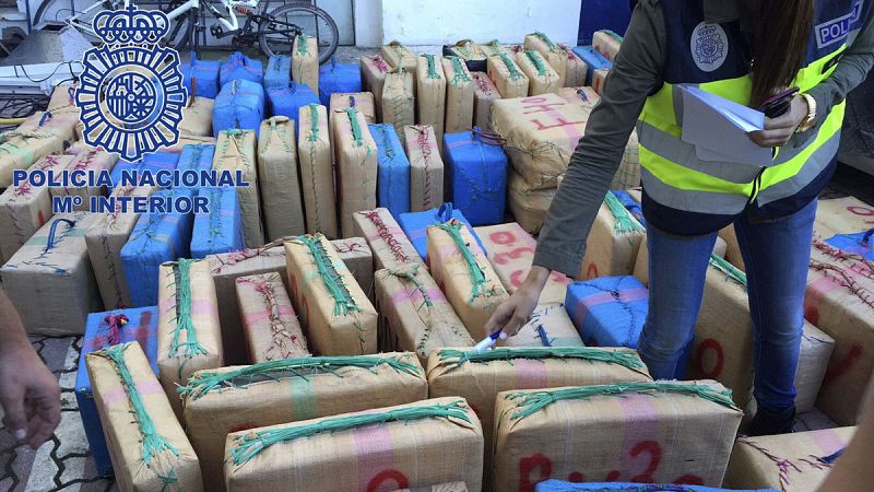 Incautados 5.200 kilos de hachís y detenidas 25 personas en La Línea, Cádiz