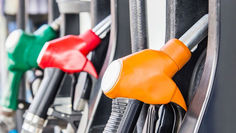 La gasolina y el gasóleo se abaratan esta semana en torno a un 1%