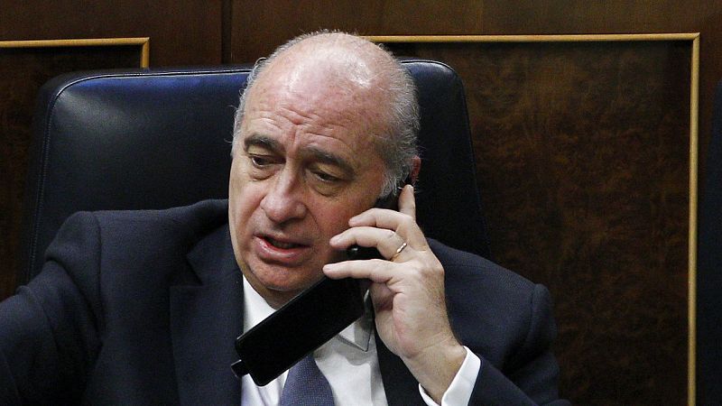 La Fiscalía no investigará al ministro por sus conversaciones con el exdirector Antifraude al no ver delito