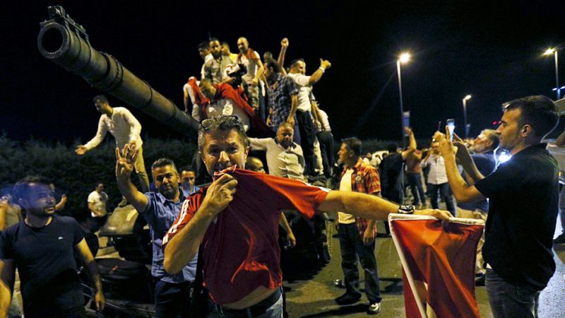 Exteriores confirma que la colonia española en Turquía "está bien" tras el golpe