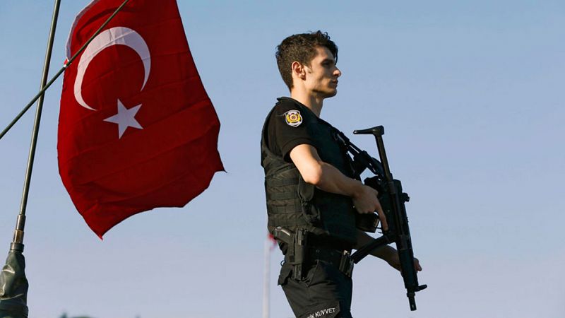 La intentona golpista de Turquía se salda con al menos 265 muertos
