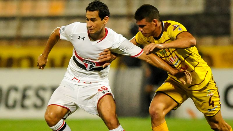 El Sevilla hace oficiales los acuerdos por Ganso y Franco Vázquez