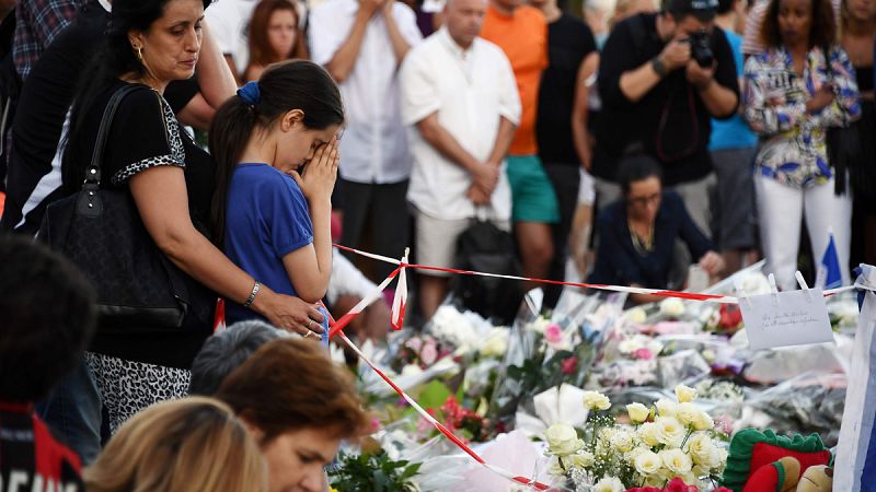 Aún hay 18 heridos del atentado de Niza en estado crítico, entre ellos un niño