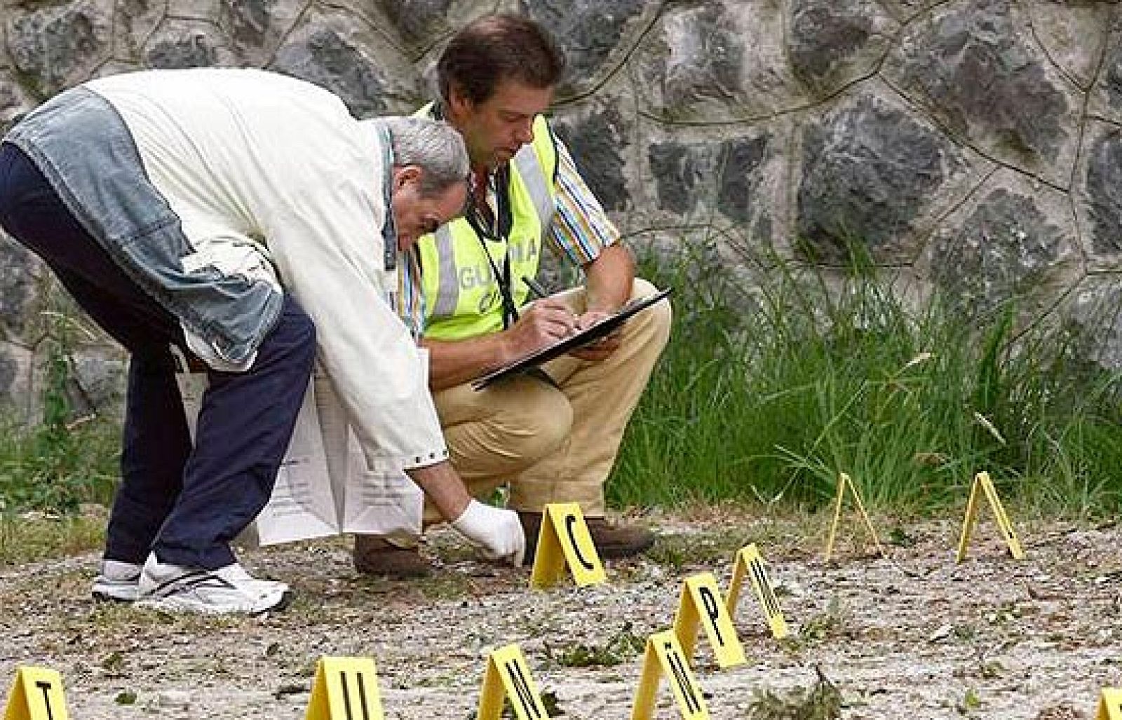 ETA reivindica las bombas de Cantabria y los atentados contra las empresas del TAV