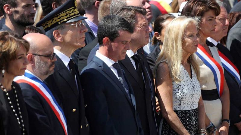 Abucheos al primer ministro de Francia en el homenaje a la vctimas del atentado de Niza