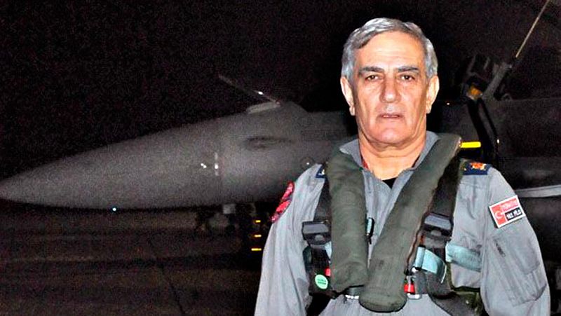 El general acusado de liderar el golpe en Turquía niega su implicación
