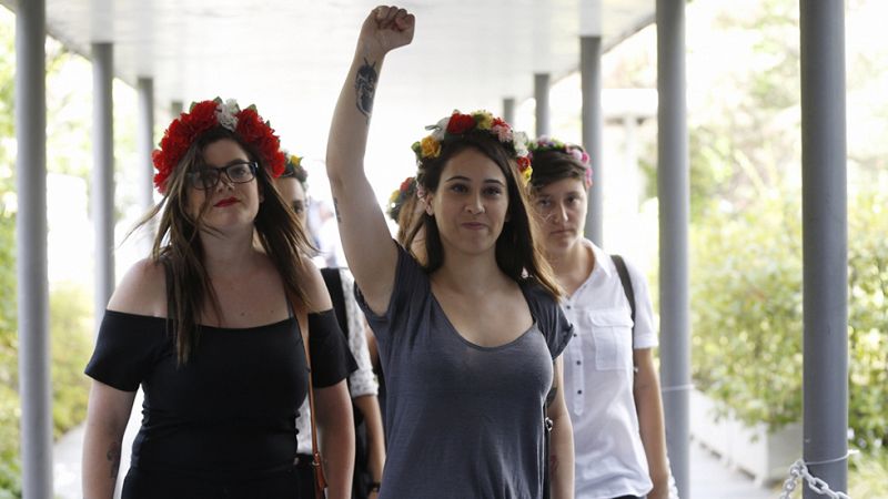 Las activistas de Femen defienden su "pacifismo" en su primer juicio
