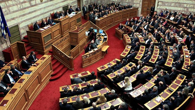 El Parlamento griego aprueba la reforma electoral que elimina el 'bonus' al partido más votado