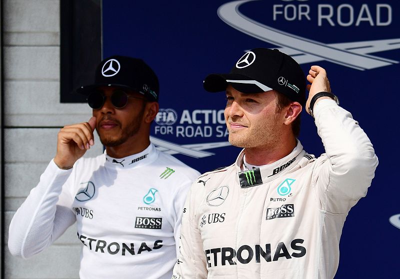Rosberg reina en el caos de Hungaroring y Sainz y Alonso saldrán sexto y séptimo